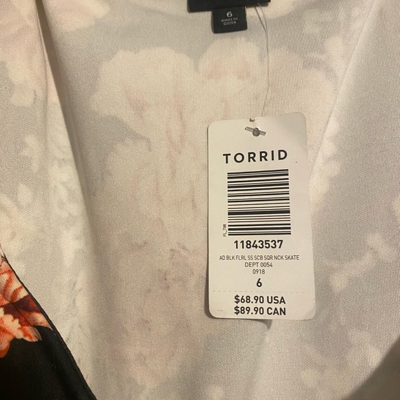 Torrid Floral Dress New with Tags - Picture 2 of 2